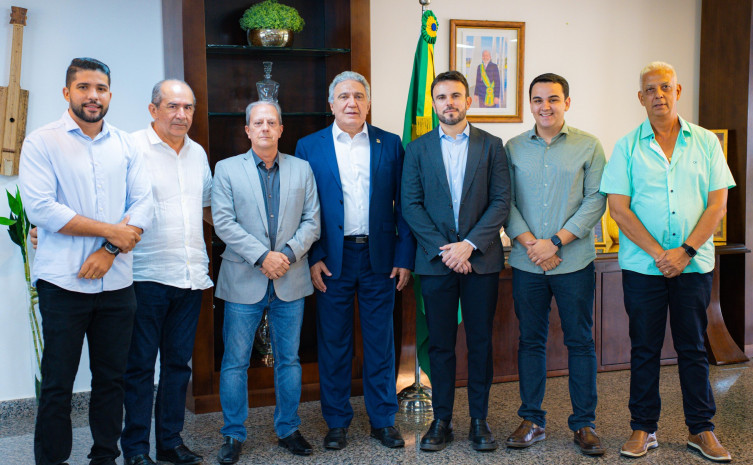 Governador Laurez Moreira recebe presidente da Coopanest/TO e garante regularização de débitos para manter serviços de anestesia no Tocantins - Foto: Hiroshi Fukushima/Governo do Tocantins