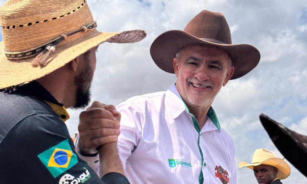 Amélio prestigiou mais uma edição da Cavalgada da Independência em São Miguel do Tocantins. 