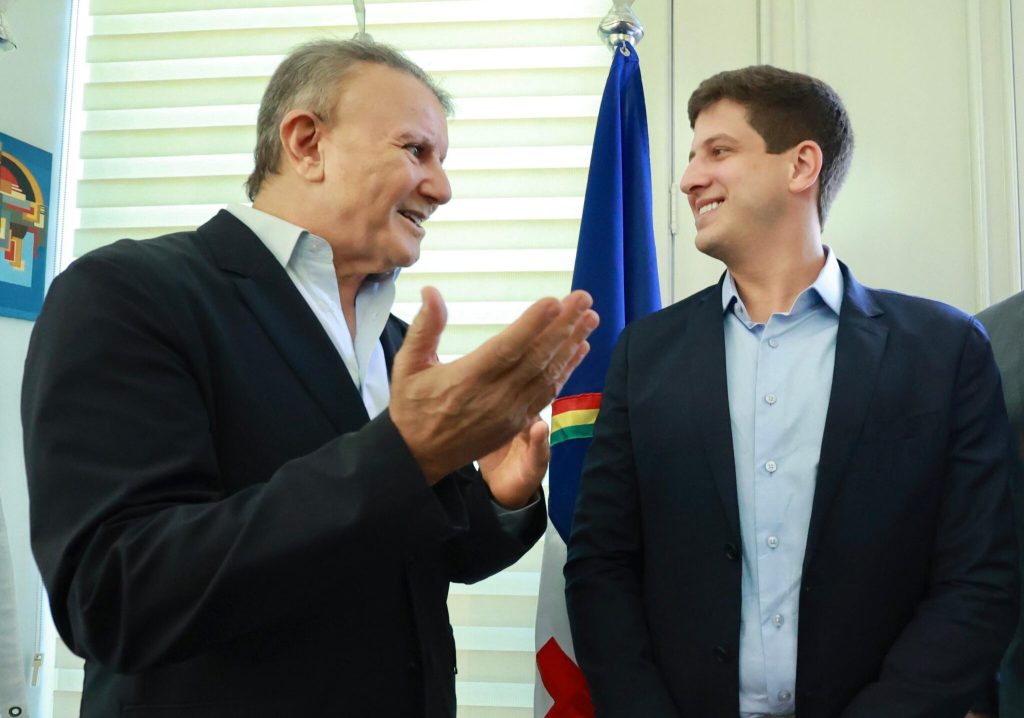 Eduardo Siqueira Campos recebe o prefeito do Recife, João Campos – Foto: Flávio Cavalera