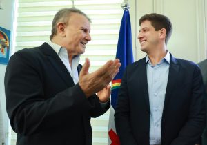Eduardo Siqueira Campos recebe o prefeito do Recife, João Campos – Foto: Flávio Cavalera