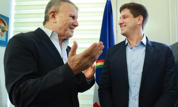 Eduardo Siqueira Campos recebe o prefeito do Recife, João Campos – Foto: Flávio Cavalera