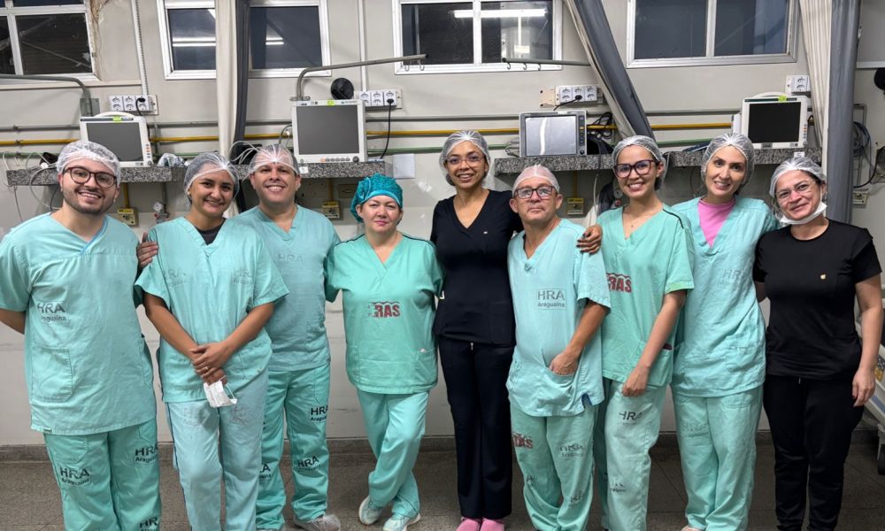 Equipe multiprofissional do Hospital Regional de Araguaína durante o mutirão de cirurgias.