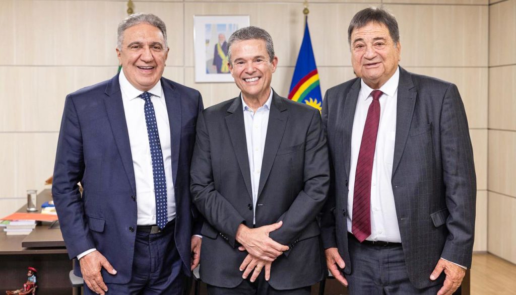 Governador Laurez, ministro André de Paula e secretário da Agricultura do Tocantins, César Halum, unidos em ações estratégicas para gerar oportunidades no estado - Vinícius Santa Rosa-Governo do TO.