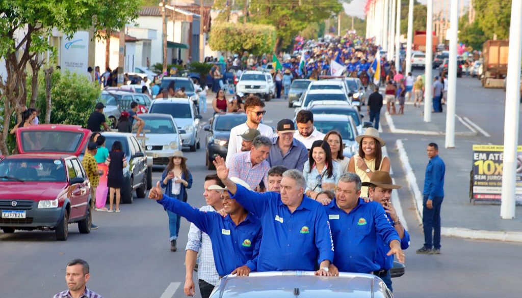 Governador Laurez Moreira participou da Cavalgada de Cristalândia ao lado da comunidade, reforçando a valorização das tradições e o apoio do Governo do Tocantins ao setor agropecuário - Marcio Vieira/Governo do Tocantins