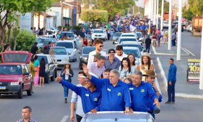 Governador Laurez Moreira participou da Cavalgada de Cristalândia ao lado da comunidade, reforçando a valorização das tradições e o apoio do Governo do Tocantins ao setor agropecuário - Marcio Vieira/Governo do Tocantins