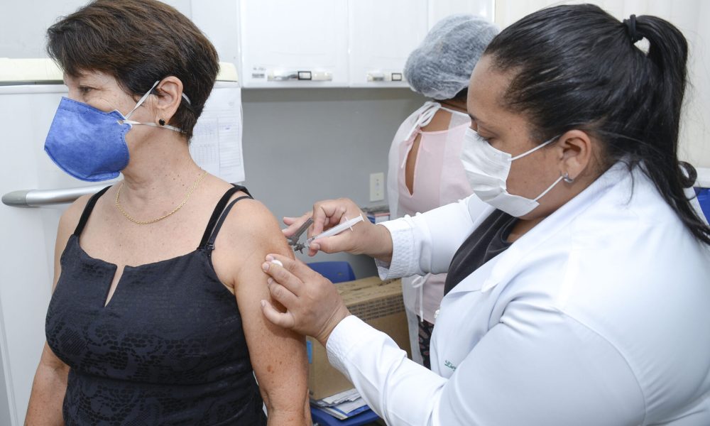 Dia D da Vacinação em Palmas acontece neste sábado, 18 – Portal Jaciara Barros Para receber as doses é necessário levar documento de identificação e caderneta de vacinação – Foto: divulgação