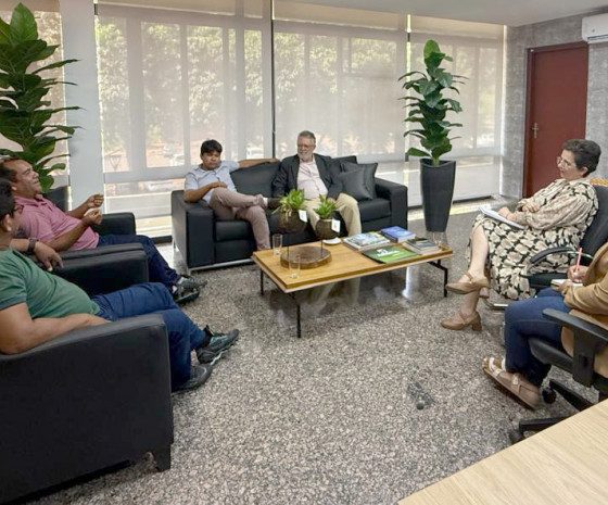 Secretário Divaldo Rezende recebeu lideranças indígenas em seu gabinete na tarde dessa segunda-feira, 6 - Foto: Lúcia Moraes/Governo do Tocantins
