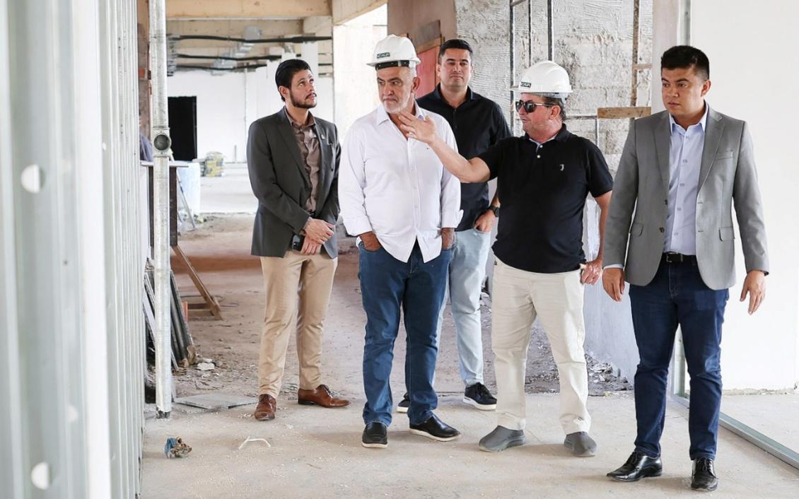 Amélio Cayres acompanha obras de ampliação da Assembleia Legislativa do Tocantins – Portal Jaciara Barros A previsão de entrega do novo prédio é para o início do próximo ano. Foto Aline Batista