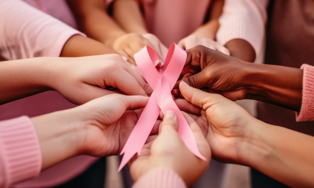 Campanha Outubro Rosa 2025 alerta sobre prevenção do câncer de mama e colo do útero no Tocantins.