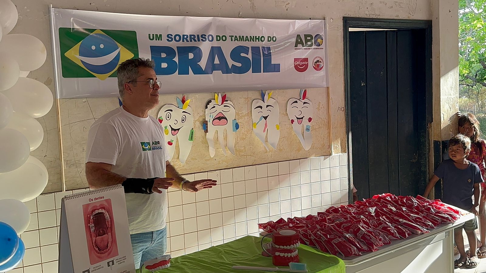 Tocantins tem 3ª maior cobertura odontológica do país – Portal Jaciara Barros No Dia do Cirurgião-Dentista, o Tocantins celebra a 3ª maior cobertura do Brasil, com 82,63% e mais de 405 mil atendimentos realizados até agosto.