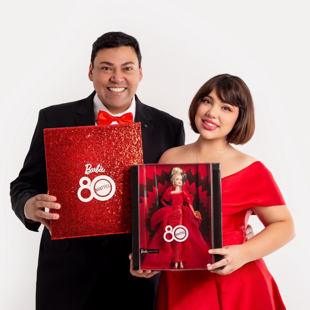 Mattel celebra 80 anos com Barbie e homenagem a colecionador
