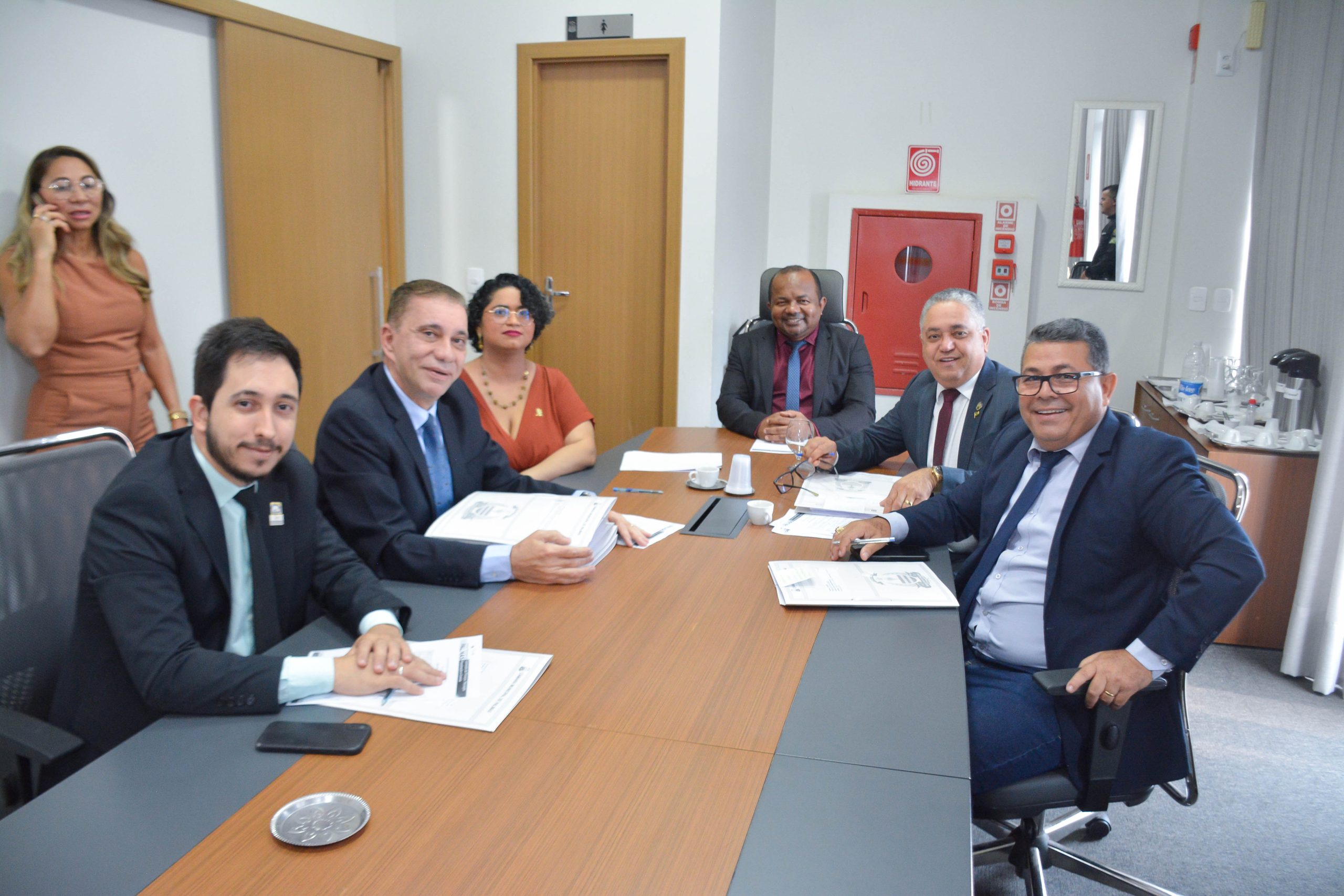 Carlos Amastha assume Comissão e relata contas de Cinthia – Portal Jaciara Barros comissão com amastha