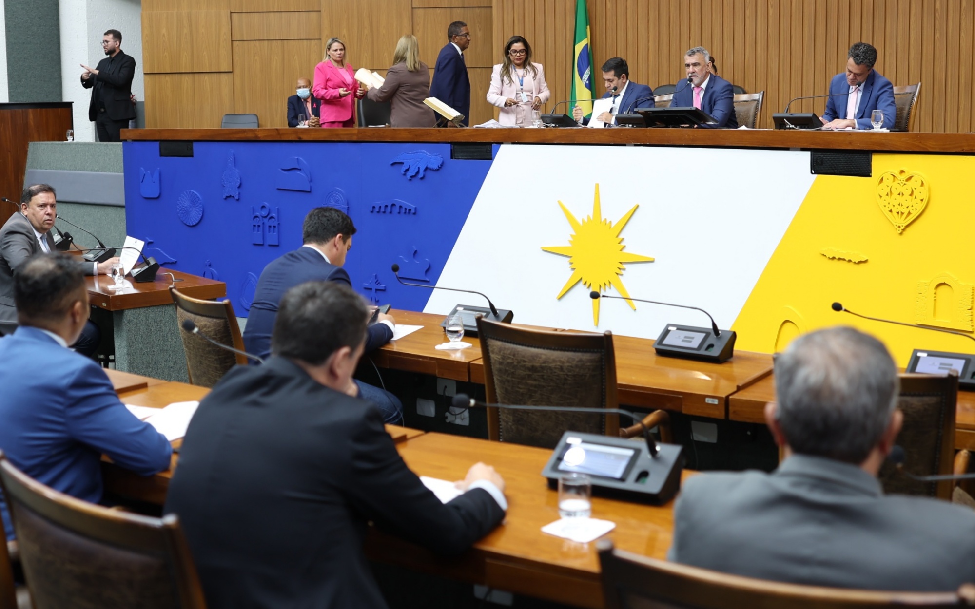 Aleto autoriza Governo do Estado a contrair empréstimo de R$ 1,7 bi – Portal Jaciara Barros Sessão Plenária - foto Aline Batista