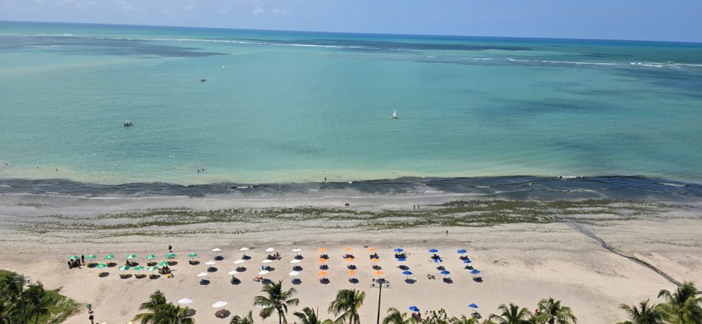 Visão panorâmica da Praia de Pajuçara, famosas por suas piscinas naturais. Foto: Lucas Oliver