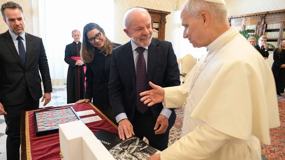 Papa recebe o presidente Lula no Vaticano – Portal Jaciara Barros Papa Leão XIV durante a visita privada do presidente Lula   (@Vatican Media)