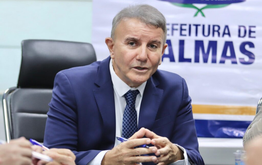 Reestruturação administrativa redefine gestão de Palmas – Portal Jaciara Barros Prefeito Eduardo Siqueira Campos durante assinatura dos atos de reestruturação administrativa de Palmas.