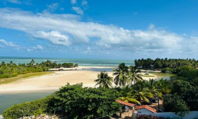 Visão panorâmica das Dunas de Macapé. famosa por suas piscinas naturais.