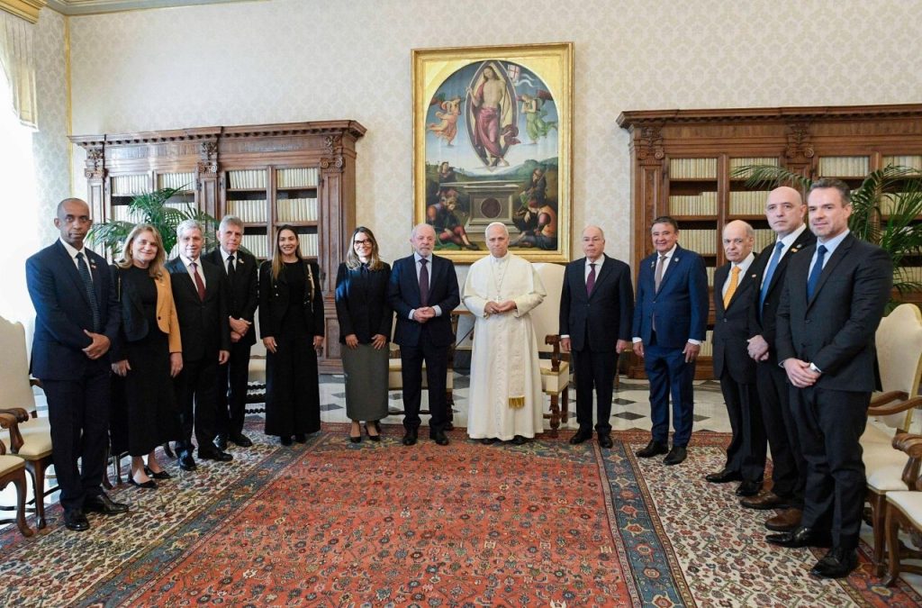Papa recebe o presidente Lula no Vaticano – Portal Jaciara Barros Papa Leão XIV durante a visita privada do presidente Lula   (@Vatican Media)