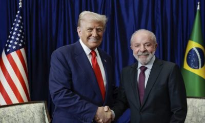 Lula e Trump avançam em negociações na Malásia – Portal Jaciara Barros Presidente Lula cumprimenta o presidente dos Estados Unidos, Donald Trump, durante encontro em Kuala Lumpur, na Malásia: conversa franca e construtiva - Foto: Ricardo Stuckert / PR