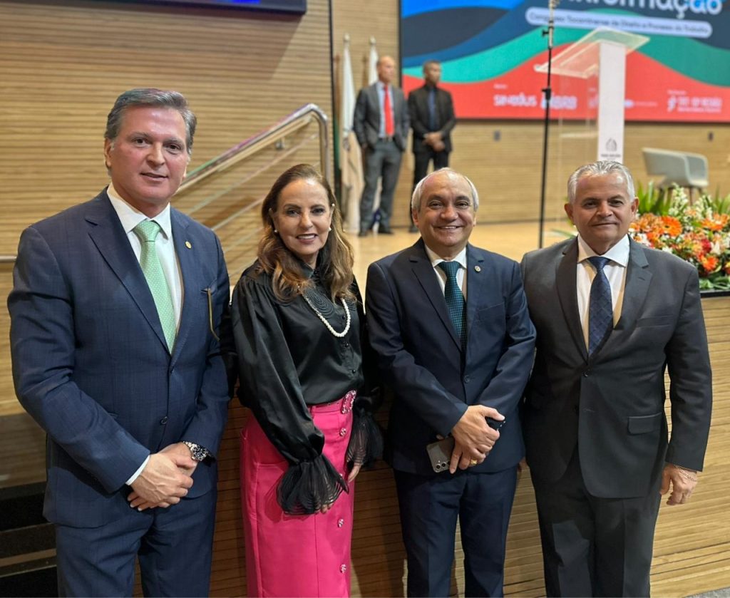 Ministro do TST Douglas Alencar, desembargadora Angela Prudente, o presidente do Sindjus, Costa Neto, o desembargador vice-presidente e corregedor do TRT10, José Leone Cordeiro Leite
