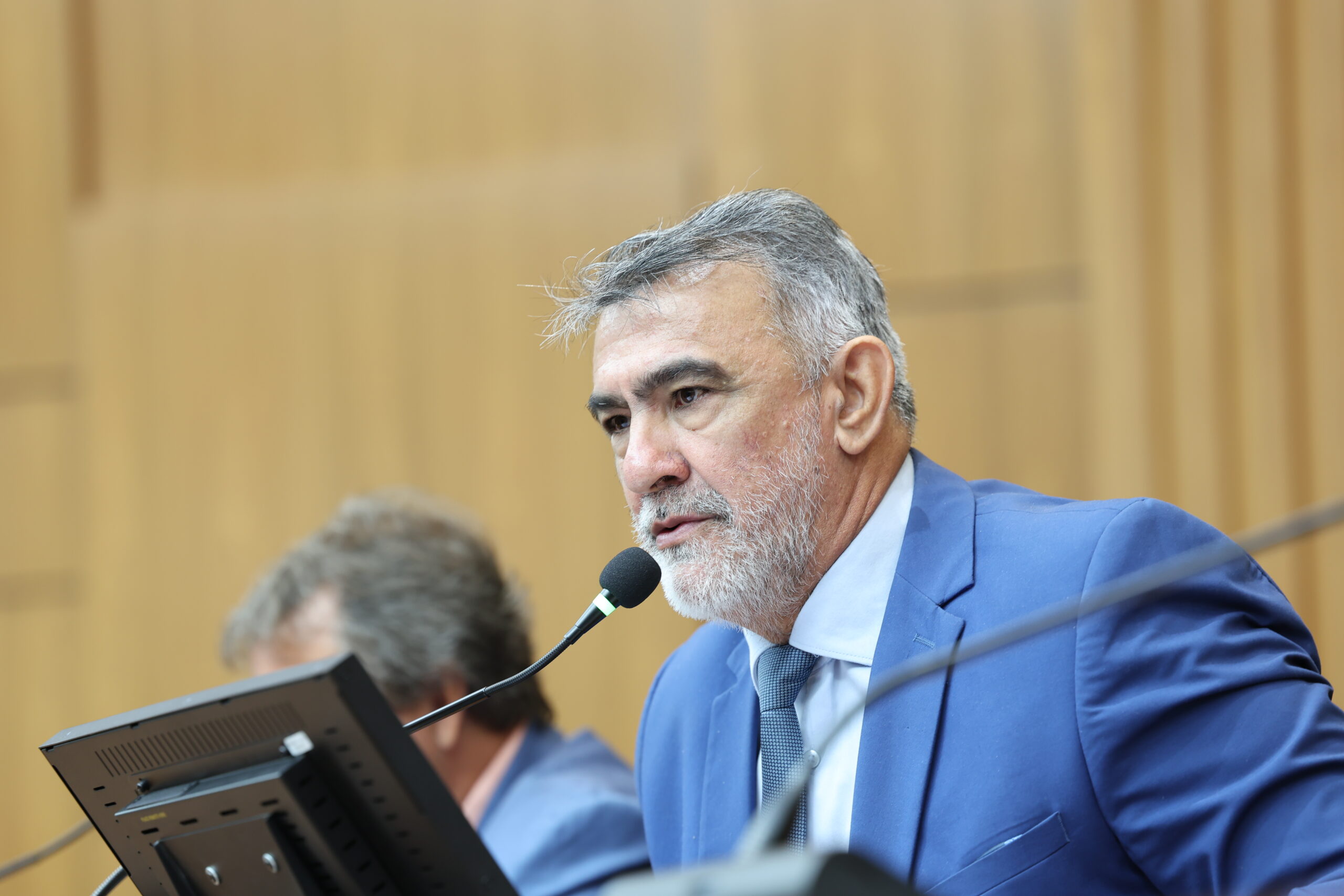 Amelio caires discursando