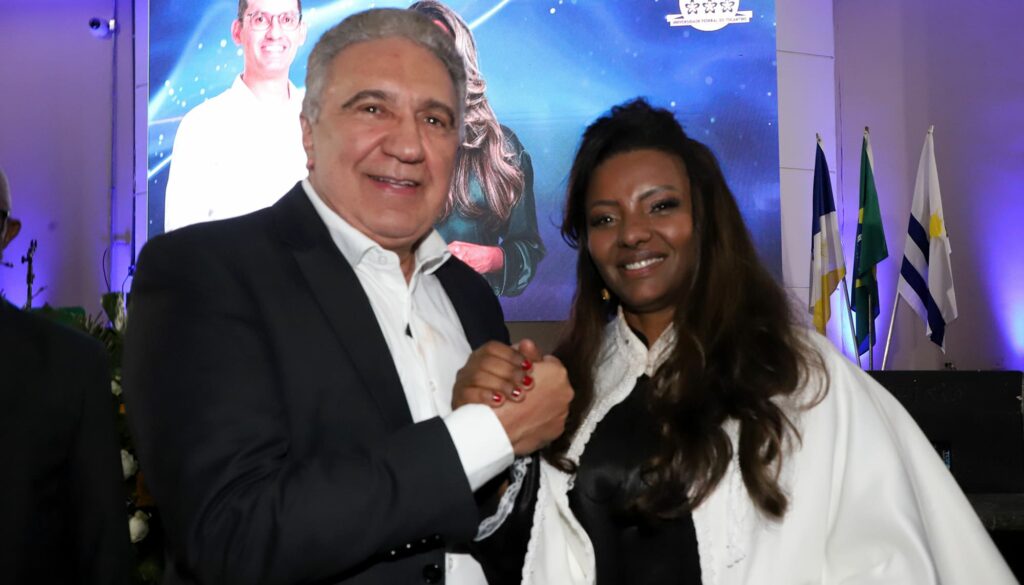 Governador Laurez Moreira ao lado da nova reitora da UFT - Maria Santana - foto Marcio Vieira