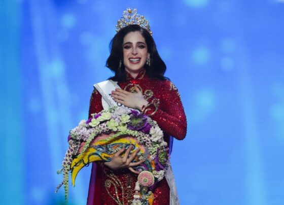 Fátima Bosch, do México, reage ao ser coroada Miss Universo 2025 — Foto: REUTERS/Chalinee Thirasupa