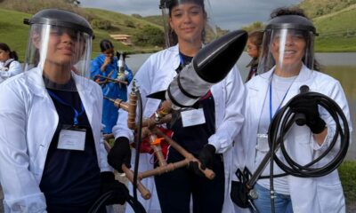 Rafaela Cristina Oliveira Silva, Ana Beatriz de Albuquerque Santos e Vitória Mendes da Silva Costa Andrade participaram da competição que estimula o interesse pela ciência e tecnologia no Rio de Janeiro (RJ)