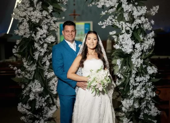 Caroll Gratão e Walter Viana celebram casamento no Santuário de Fátima em uma noite marcada por emoção, beleza e elegância.