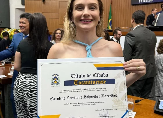 Caroline Barcellos Tocantins