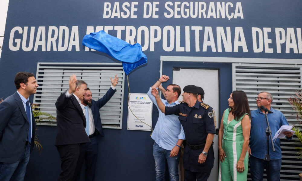 Descerramento da placa inaugura da nova Base Comunitária da Guarda Metropolitana, na Praia da Graciosa – Foto: Lia Mara