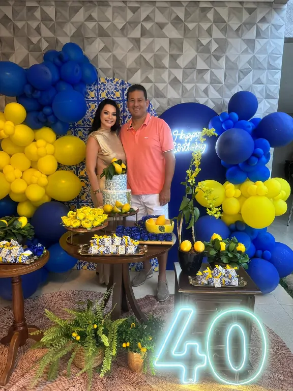 Mayara celebra aniversário em noite especial ao lado da família e amigos