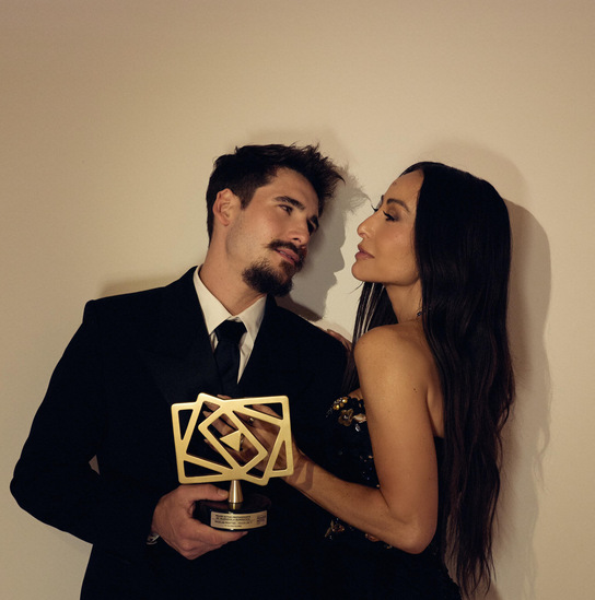 Sabrina Sato celebra prêmio histórico de Nicolas Prattes no PRODU