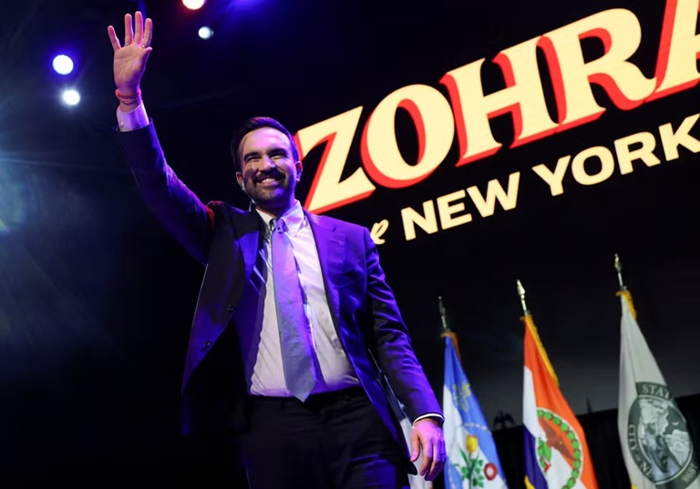Zohran Mamdani vence em Nova York – Portal Jaciara Barros Zohran Mamdani during his election as mayor of New York City, in Brooklyn, November 4, 2025. SHANNON STAPLETON/REUTERS