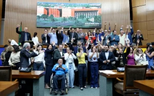 Aleto aprova PEC que garante teto único aos servidores estaduais a partir de abril de 2026