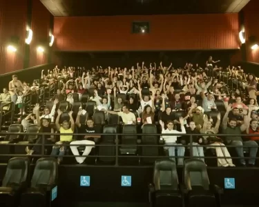 Filme Legado da Base Church emociona 668 pessoas no Cinemark