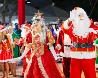 Desfile do Natal Luz de Palmas encanta o público