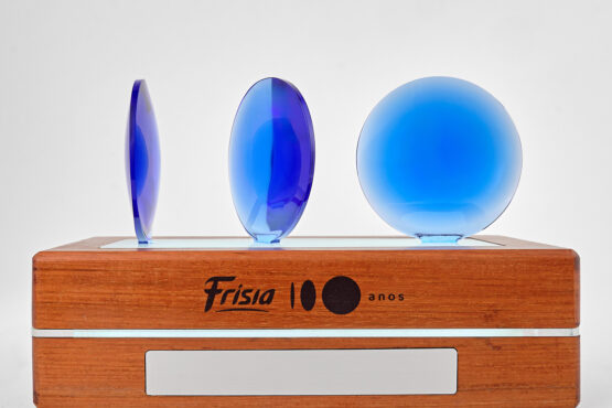 selo Frísia 100 anos premiado no WOLDA 2025