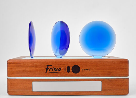 selo Frísia 100 anos premiado no WOLDA 2025