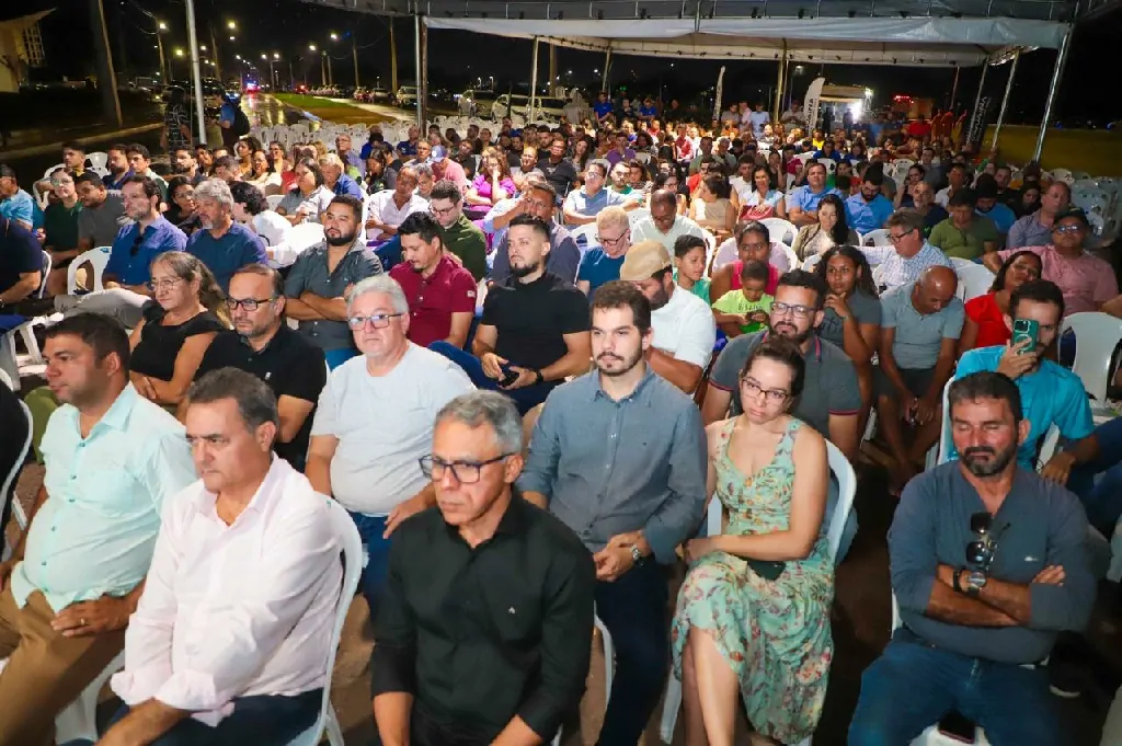 Eduardo Siqueira Campos se emociona em homenagem ao pai em Araguaína – Portal Jaciara Barros Homenagem Siqueira Campos em Araguaína. Foto Marcos Filho Sandes