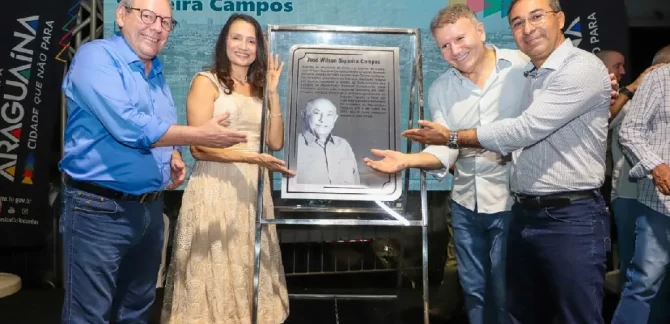 Eduardo Siqueira Campos se emociona em homenagem ao pai em Araguaína