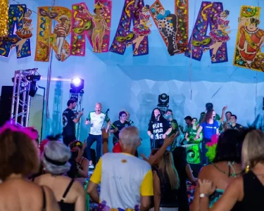 Carnaval como estratégia de negócio fortalece micro e pequenas empresas em 2026, segundo análise do Sebrae Nacional.