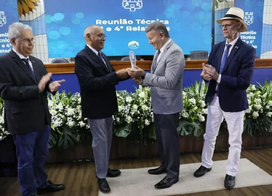 Selo Diamante em Transparência Pública para Palmas é entregue a Eduardo Siqueira Campos