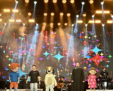 Turma do Padre Dudu abre segunda noite do Palmas Capital...