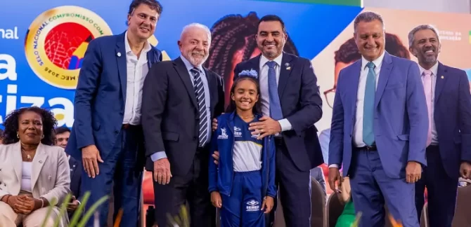 Governador Wanderlei Barbosa recebeu o Selo Ouro, concedido pelo presidente Luiz Inácio Lula da Silva em reconhecimento ao Tocantins - Vinícius Santa Rosa/Governo do Tocantins