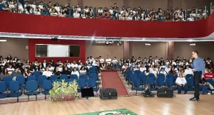 Estudantes vivenciam eleição