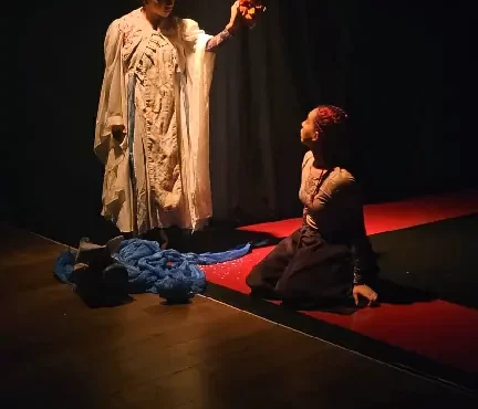 Lamira Artes Cênicas