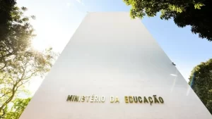 STF cursos de Medicina MEC decisão sobre autorização de cursos