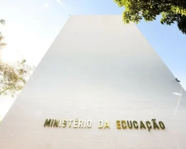 STF cursos de Medicina MEC decisão sobre autorização de cursos