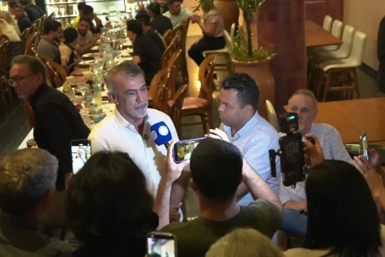 Em Palmas, Amélio Cayres reúne imprensa e reforça diálogo para projeto ao Governo – Portal Jaciara Barros Amélio Cayres